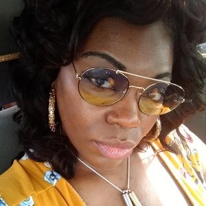 Meet your Posher, Karma